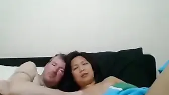 darrentess5 Slender babe masturbates pussy