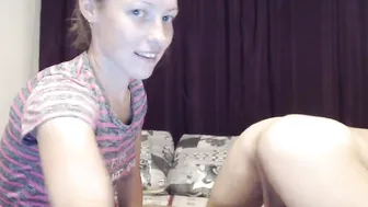 everyonecanlove Blissful bitch pulls pussy