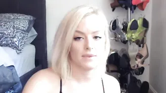 busty_ir_housewife Sweet babe fucks herself