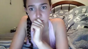 serenity2020 dildo fucks herself and teases the clit with a vibrator