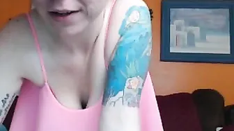 nikkisequoia manyvids caresses his tits