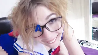 deepbunnyhole manyvids busty lady posing in fr