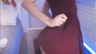 Ellieleen1 aka Ellie Leen manyvids crazy bitch bitterly pulls vagina