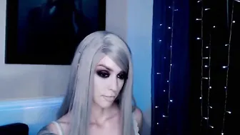 AnnaMolli manyvids cute whore sits on thick cock