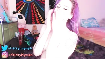 tricky_nymph manyvids harlot posing in pantyhose