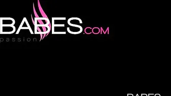 Emily Grey manyvids busty bitch jumps on phallus