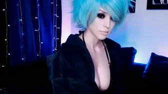 AnnaMolli manyvids busty babe twirls big ass