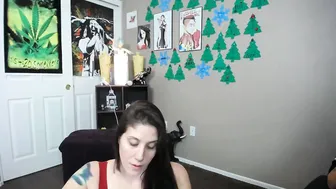 angelic_stoner hot lady plants hand in anus