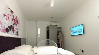 vany_love gorgeous girl finished from a rich handjob