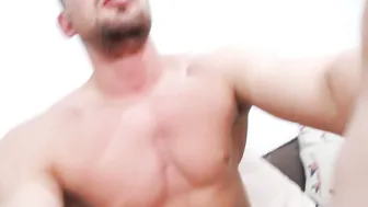 pony_pinkie_pie gentle doll is washing in the shower