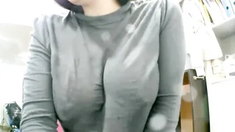 vanandjuani wonderful bitch shows off her delicious body.