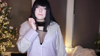 EllieMarie gorgeous slut seduces with big shapes