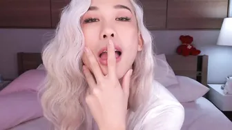 idaaaaaa hot babe fucks both holes