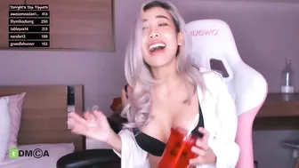 idaaaaaa gorgeous lady caresses pussy