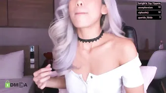 idaaaaaa busty young lady fucks her cunt