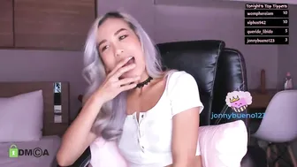 idaaaaaa busty young lady fucks her cunt