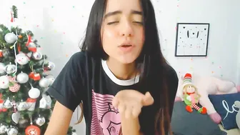 hanna_costello busty harlot fingering pussy
