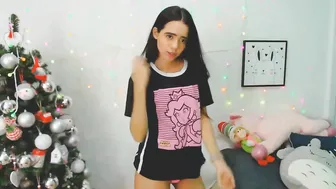hanna_costello charming slut hammering herself on the couch