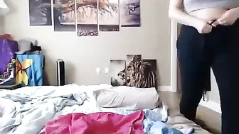 roxyrolla sexy babe dancing striptease