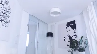 li_chang cute lady caresses shaved vagina