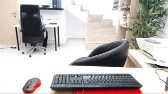 classyfetishrelax cute babe does not show her face