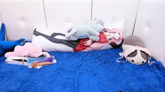 arikajoy tender kitty indulges in sex toys