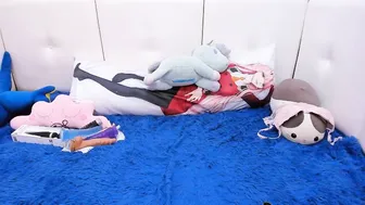 arikajoy tender kitty indulges in sex toys