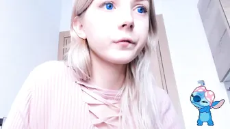 oh_honey_ beautiful bitch enjoys cunnilingus