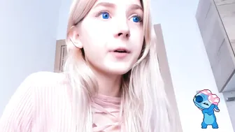 oh_honey_ beautiful bitch enjoys cunnilingus
