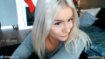 oliviaowens decided to arrange a vipshow with a vulgar contest