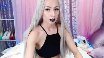 HelgaPotaki pounding her pussy