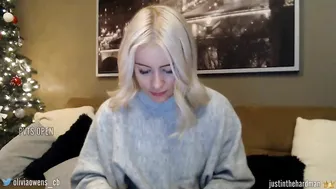 oliviaowens attractive blonde performs great masturbation