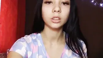 Honey-Molly web model fucks herself with a dildo