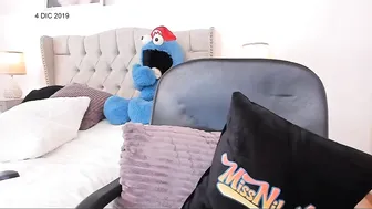 missniley24 sexy women suck guy dick