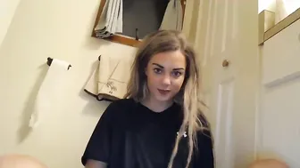 elletaylor89 delicious slut seduces with elastic ass