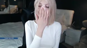 lovely_monic cheeky mom cums off