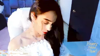 scarlett__baker flows from all holes