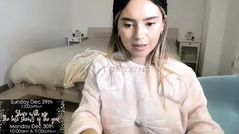 hornyco57 impressive woman smacking her pussy