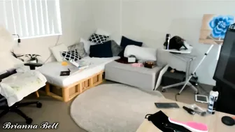 briannabellxxx blissful female exposes boobs