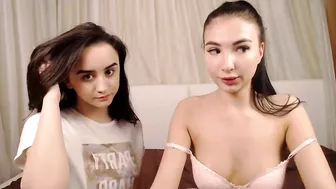 ritaalice thin bitch cums after handjob