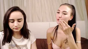 ritaalice thin bitch cums after handjob