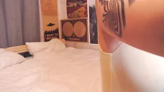 migurtt skinny nipple pulls pussy with fingers