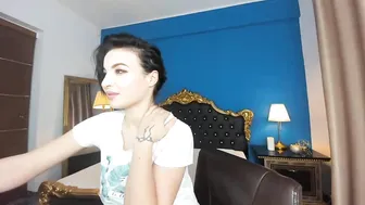 taahiraarabian the charming bitch fucks both holes