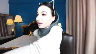 taahiraarabian babe jerking off her pussy