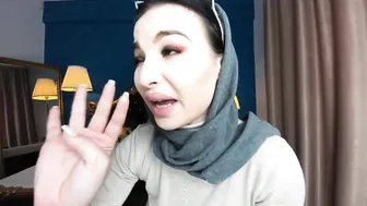 taahiraarabian babe jerking off her pussy