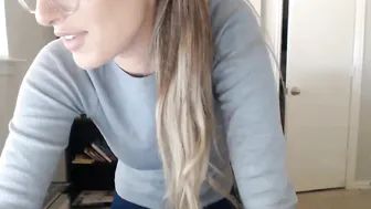 miss_bee incredible shows off gorgeous boobs
