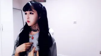 cute_dami hot female exposing big tits
