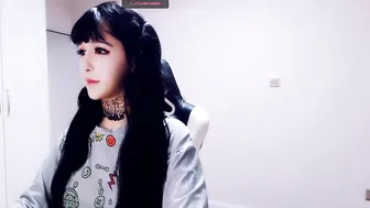 cute_dami hot female exposing big tits