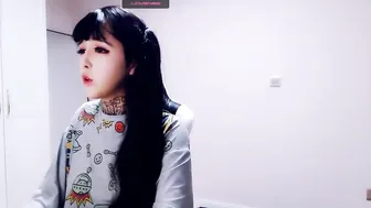 cute_dami hot female exposing big tits