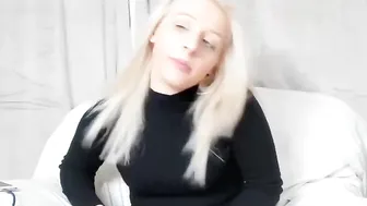 fuckbate20155 hot chick fingering both holes